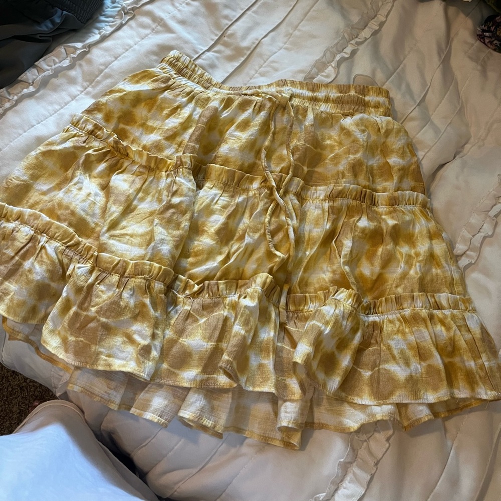 Yellow and white skirt with elastic waist and tie